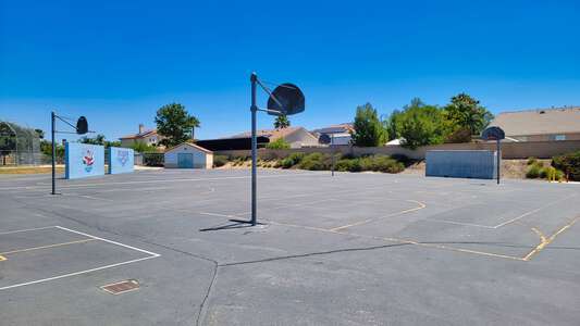 French Valley Elementary School Outdoor Basketball Courts in Winchester