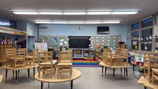 Dulles - John Foster Dulles Elementary School Classroom Standard in Chicago
