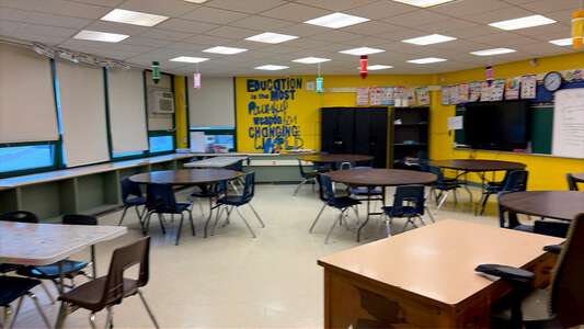 Woodson - Carter G Woodson South Elementary School Library in Chicago 3