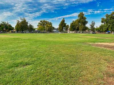 Susan B. Anthony Elementary School Field - Practice in Fresno