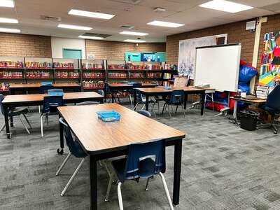 Tomiyasu - Bill Y. Elementary School Library in Las Vegas