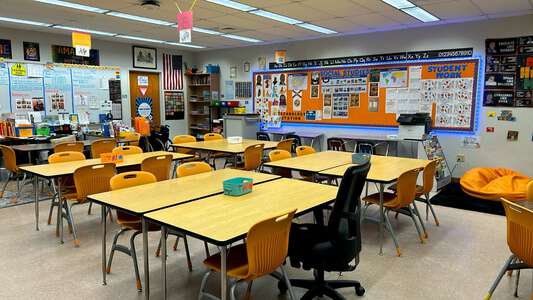 Boyd H. Anderson High School Classroom Standard in Laud Lakes