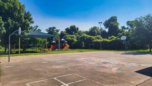 Bush Elementary Outdoor Basketball Courts in Houston