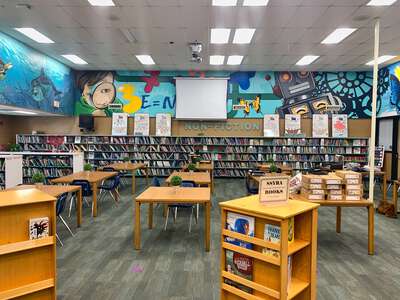Hunter's Green Elementary School (1941) Library in Tampa 2
