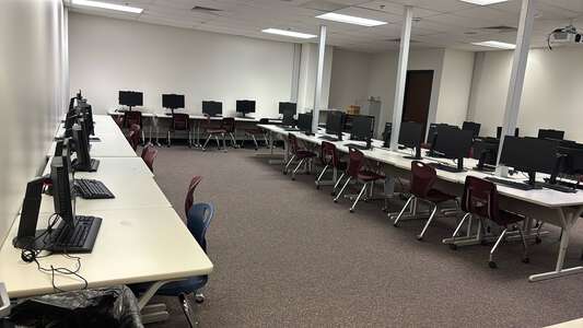 Radloff Middle School Room 3.129 - Computer Lab in Duluth 2