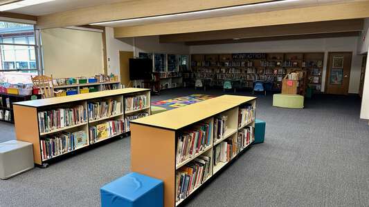 Lake Oswego Middle School at Uplands Library in Lake Oswego