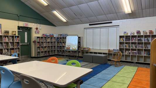 Beauclerc Elementary School Library (3 hr min) in Jacksonville 3