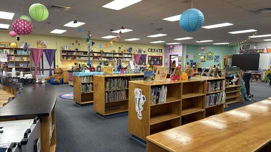 Campestre Elementary School Library in Socorro 3