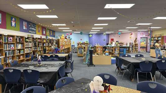 Campestre Elementary School Library in Socorro 5