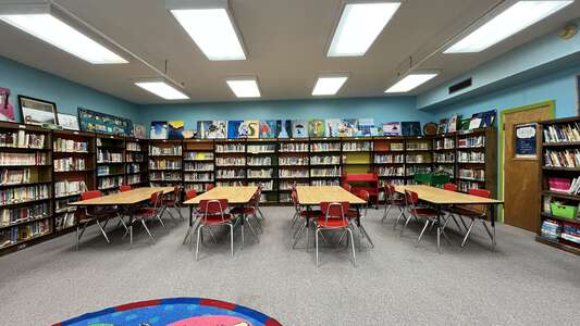 Cascade Locks Elementary School Library in Cascade Locks