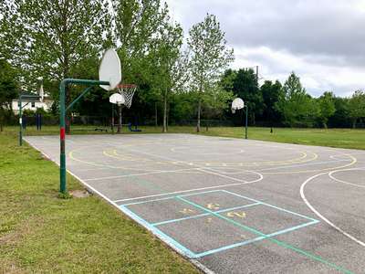 Medulla Elementary School Outdoor Basketball Courts in Lakeland