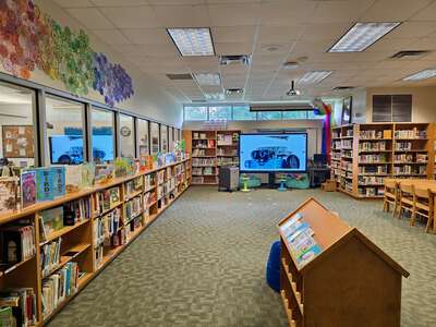 Westdale Heights Academic Magnet Library in Baton Rouge