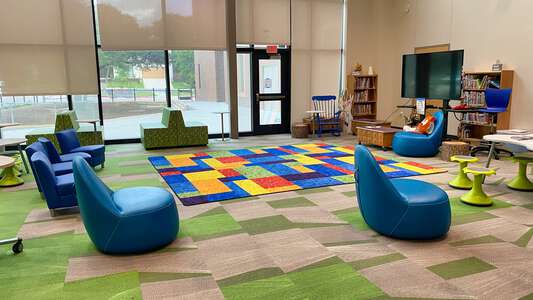 Doss Elementary School Library in Austin