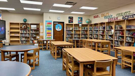 Edward J Briscoe Elementary School Library in Fort Worth