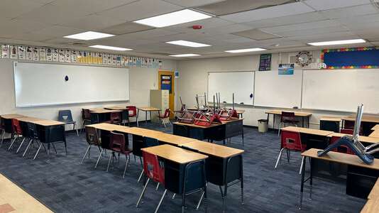 Foothill Oaks Elementary School Classroom Standard in Sacramento