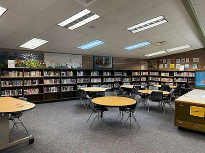 Family School Library in Eugene 4