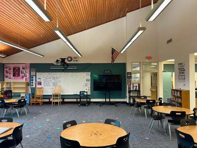 Yoshikai Elementary School Library in Salem 4