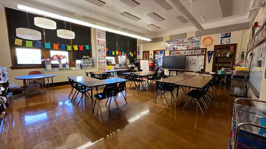Hyde Leadership and International Explorations Magnet Elementary School Classroom Standard in Wichita 2