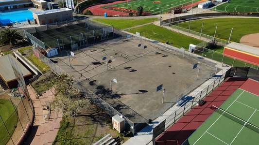 Torrey Pines High School Outdoor Basketball Courts in San Diego 3