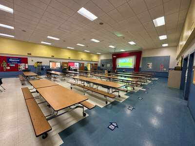 Liberty Oaks Elementary School Cafeteria in Kansas City