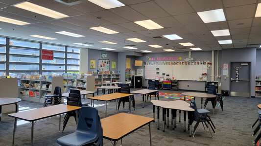 Goldfarb - Daniel Elementary School Library in Las Vegas