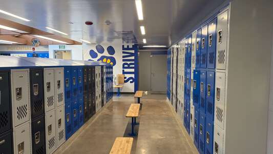 Diegueńo Middle School Locker Room - Boys in Encinitas 3