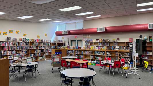 Cummings Elementary School Library in Keizer