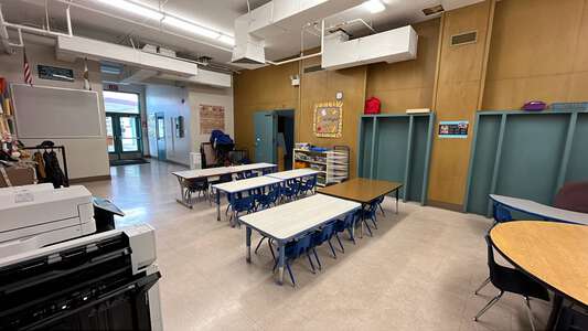 D.H. White Elementary School Room 9 3/4 in Rio Vista 3