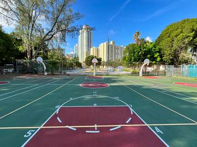 Miami Beach South Pointe Elementary School Outdoor Basketball Courts in Miami Beach