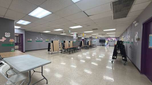 Kanoon - Gerald Delgado Kanoon Elementary Magnet School Cafeteria in Chicago 2