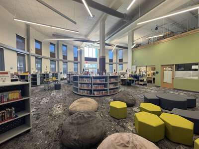 Thoroughgood Elementary School Library in Virginia Beach 4