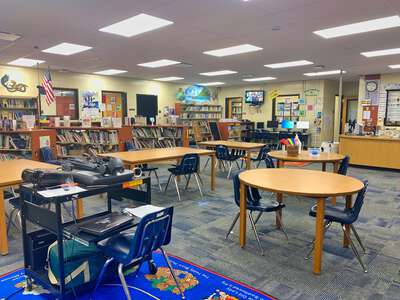 Lincoln Elementary Magnet School (2441) Library in Plant City
