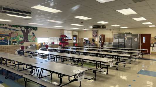 Glen Park Elementary School Cafeteria in Fort Worth