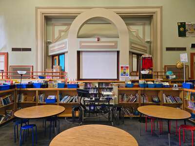 Cesar Chavez K-8 School Library in Portland 4