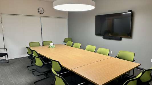 Lake Oswego Room E103N - Office Conference Room (Large)