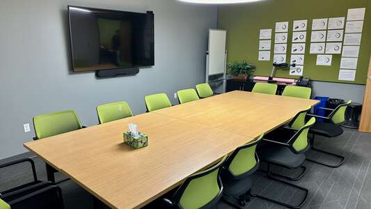 Lakeridge Middle School Room E103N - Office Conference Room (Large) in Lake Oswego