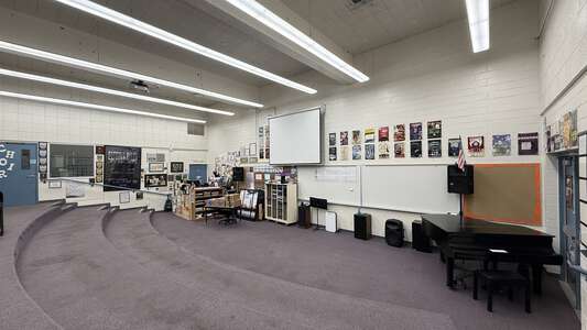 University High School Room 602 - Choir in Irvine