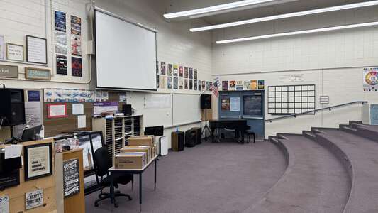 University High School Room 602 - Choir in Irvine