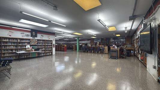 T.H. Harris Middle School Library in Metairie 2