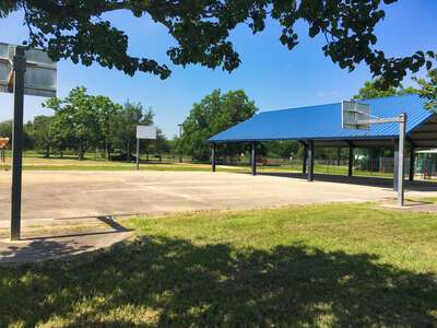 Montgomery Elementary Outdoor Basketball Courts in Houston