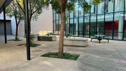 Zan Wesley Holmes Jr Middle School Cafeteria in Dallas