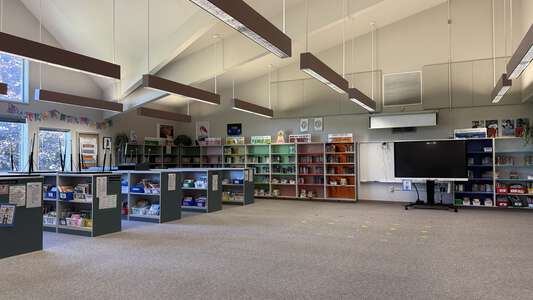 Green Gables Elementary School Library in Federal Way