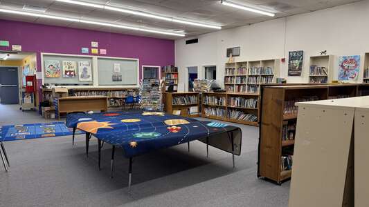 Santa Cruz Gardens Elementary School Library in Santa Cruz