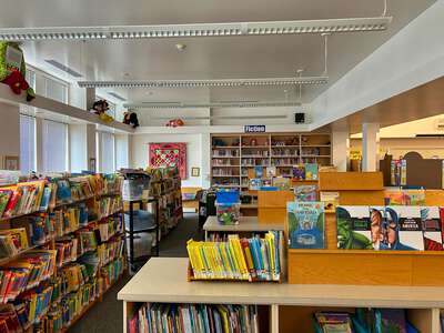 Richmond Elementary School Library in Salem