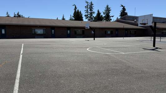 Sherwood Forest Elementary School Outdoor Basketball Courts in Federal Way