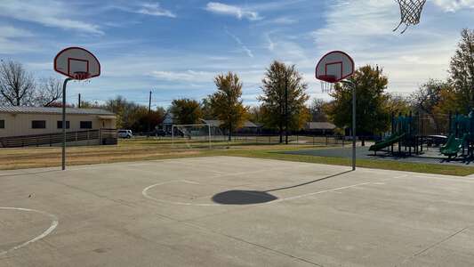 Carroll Peak Elementary School Outdoor Basketball Courts in Fort Worth