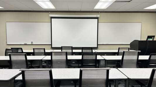 Brawner Room 210 - 472 - Classroom