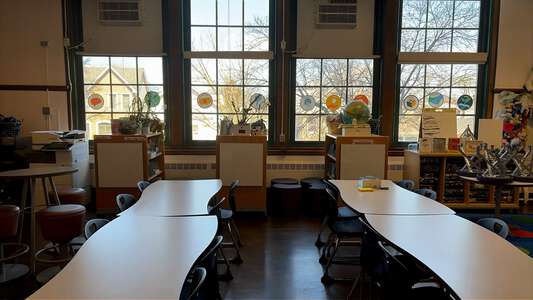 Beaubien - Jean Baptiste Beaubien Elementary School Library in Chicago 2