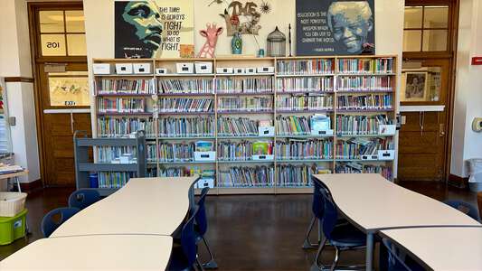 Beaubien - Jean Baptiste Beaubien Elementary School Library in Chicago 3