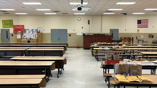 Jacksonville Beach Elementary School Cafeteria (3 hr min) in Jacksonville